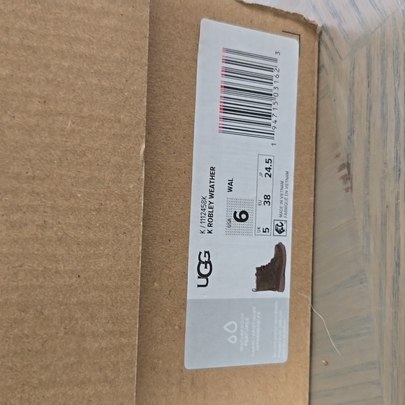 UGG K.Robley Westher Boot - Picture 5 of 9